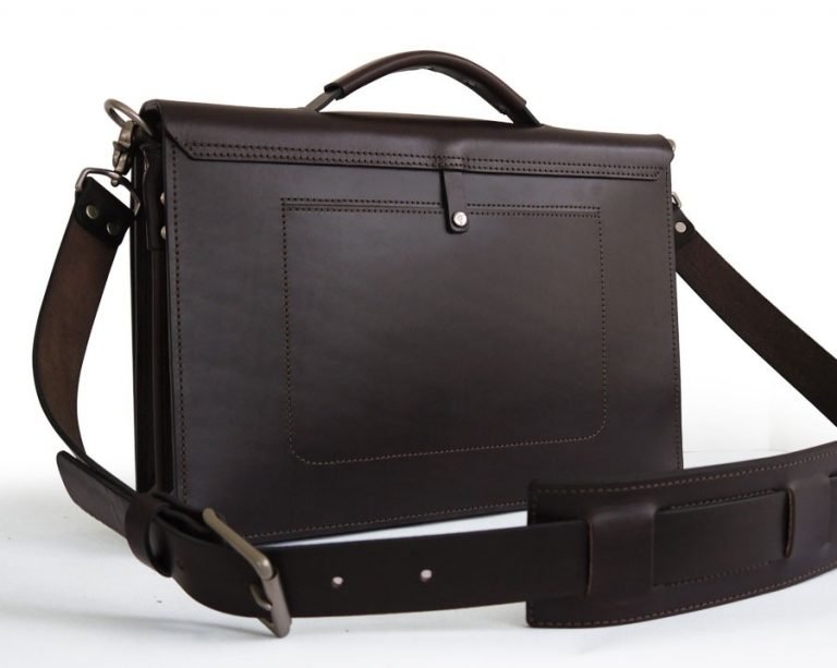 Minimal Messenger Bag with Tuck-Locks - Simplicity Hunter